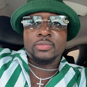 Meet your Posher, Devonte